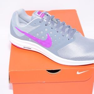 NEW WOMEN'S Nike Downshifter